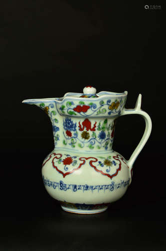 A Chinese Doucai Porcelain Pot