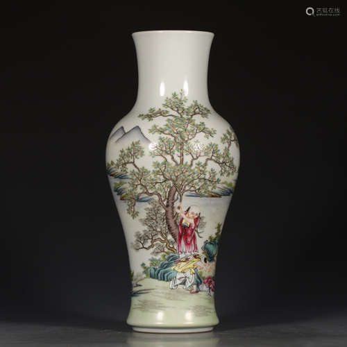 A Chinese Famille Rose Porcelain Vase