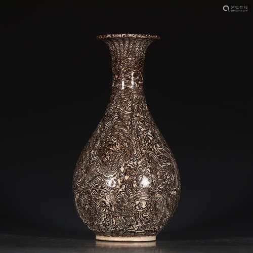 A Chinese Huairen Kiln Porcelain Vase