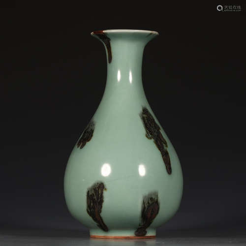 A Chinese Longquan Kiln Porcelain Vase