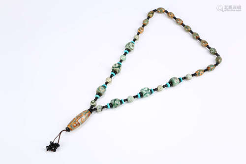 A Chinese Agate gZi Bead Necklace