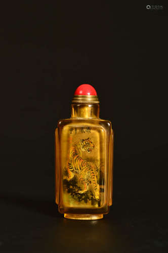 A Chinese Tiger Painted Glassware Snuff Bottle