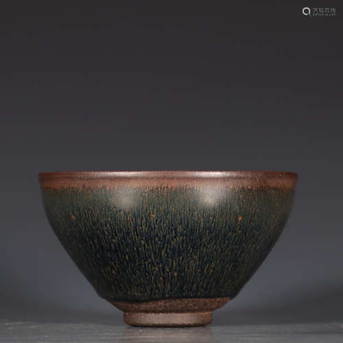 A Chinese Jian Kiln Porcelain Gargle Cup