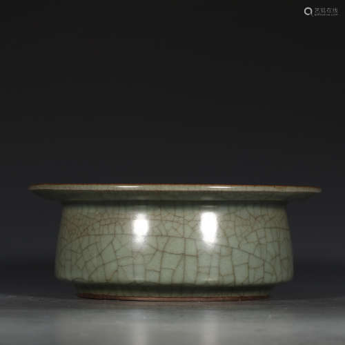 A Chinese Longquan Kiln Porcelain Washer