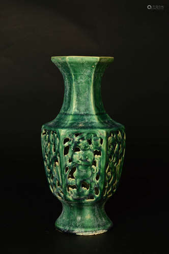 A Chinese Green Glazed Figure Piercing Porcelain hexagon Vase