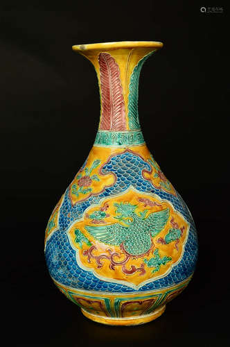 A Chinese Painted Porcelain Vase