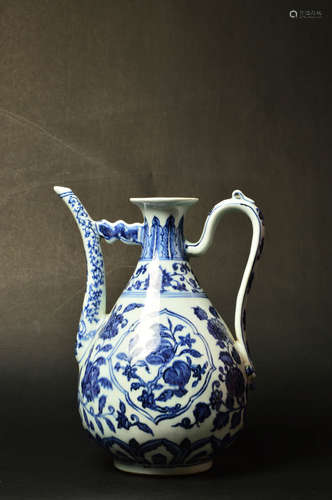 A Chinese Blue and White Floral Porcelain Pot