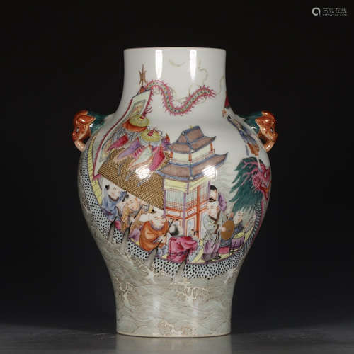 A Chinese Famille Rose Porcelain Doube Ears Vase