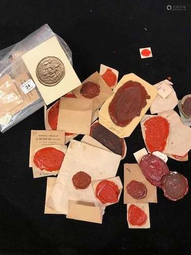 Batch composed of stamp impressions and wax seals.