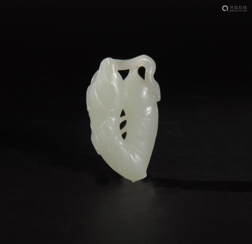 Chinese White Jade Bean-Form Toggle, 19th Ce…