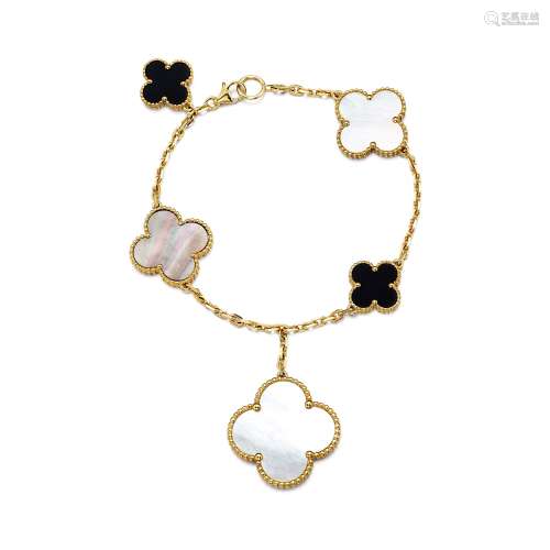 VAN CLEEF & ARPELS | 'MAGIC ALHAMBRA' MOTHER-OF-PEARL AND ONYX BRACELET   梵克雅寶 | 'Magic Alhambra' 珍珠母 配 縞瑪瑙 手鏈