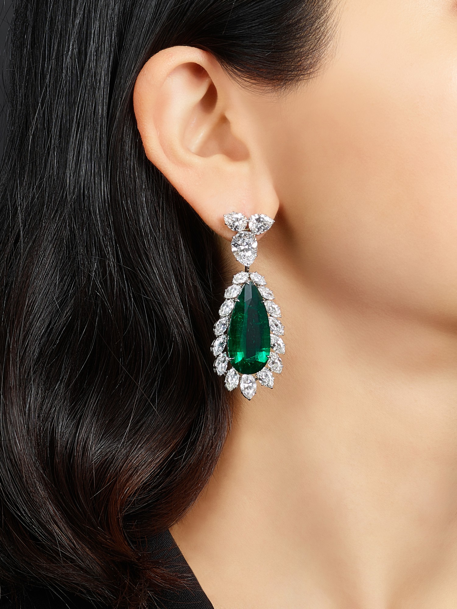 earrings海瑞温斯顿2027及1869卡拉哥伦比亚祖母绿配钻石吊耳环一对