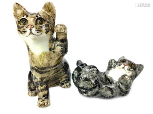 A WINSTANLEY POTTERY CAT ALONG WITH A KITTEN