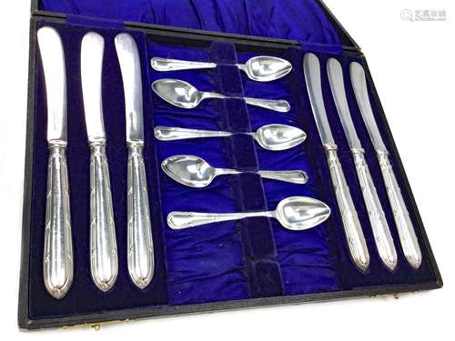 A SET OF SIX TEASPOONS AND SIX AFTERNOON TEA KNIVES