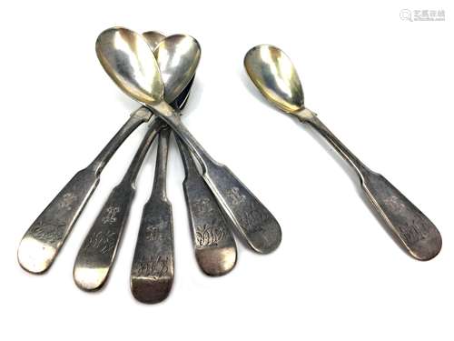 A SET OF SIX SCOTTISH PROVINCIAL SILVER MUSTARD SPOONS