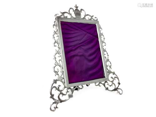 A VICTORIAN SILVER PHOTOGRAPH FRAME