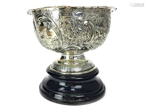 AN EMBOSSED EDWARDIAN SILVER BOWL