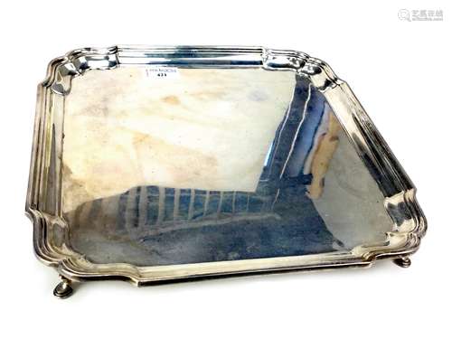 AN EARLY 20TH CENTURY SILVER SALVER