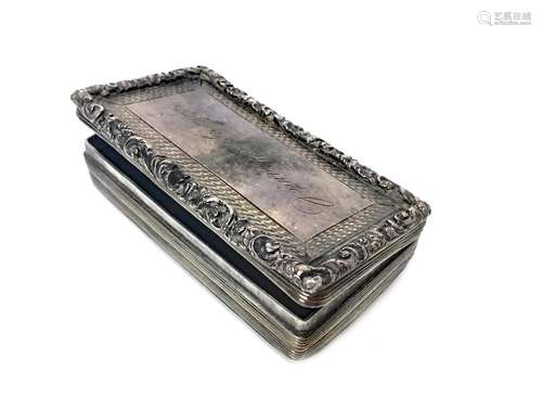 AN EARLY 19TH CENTURY SILVER SNUFF BOX