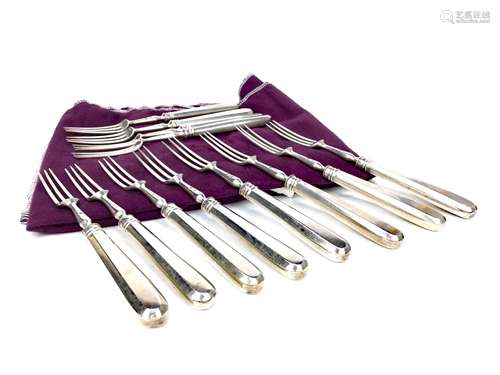 A SET OF TWELVE GEORGE III SILVER PASTRY FORKS