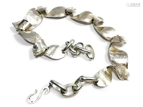 DELPHINE NARDIN NECKLACE, the curved sections each marked 'DELPHINE NARDIN PARIS' 39cm long,