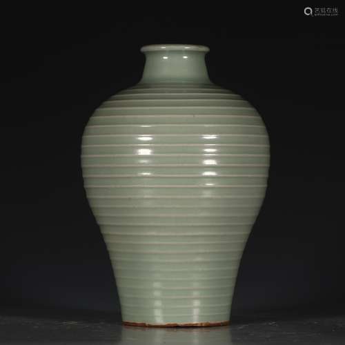 A Chinese Longquan Kiln Porcelain Vase