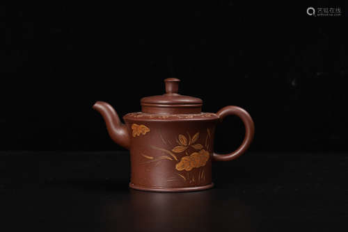 A Chinese Purple Sand pot