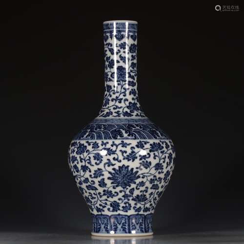 A Chinese Blue and White Floral Porcelain Flask