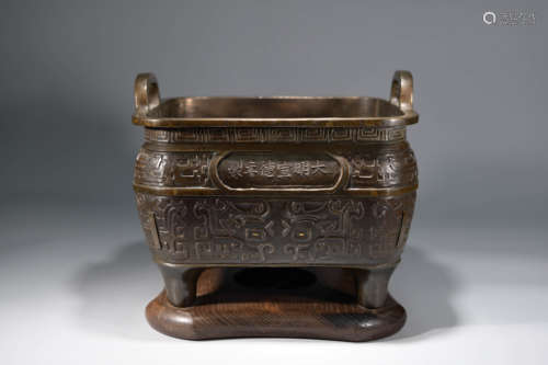 A Chinese Double Ears Bronze 4-legged Vessel