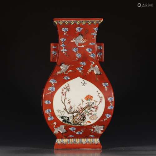 A Chinese Red Famille Rose Flower&Bird Pattern Porcelain Square Vessel