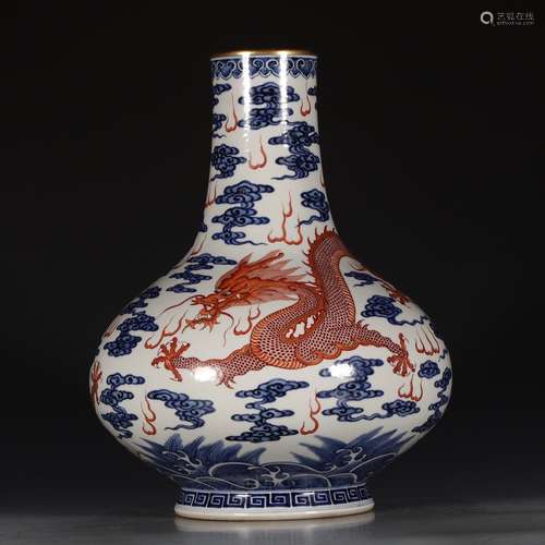 A Chinese Blue and White Iron Red Dragon Pattern  Porcelain Vase