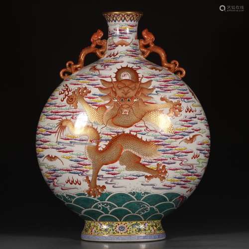 A Chinese Famille Rose Gild Dragon Pattern Porcelain Vase