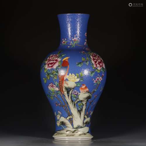 A Chinese Blue Famille Rose Flower&Bird Pattern Porcelain Vase