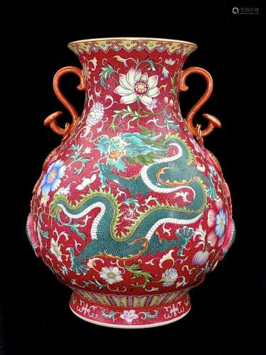 A Chinese Carmine Dragon&phoenix Pattern Porcelain Vase