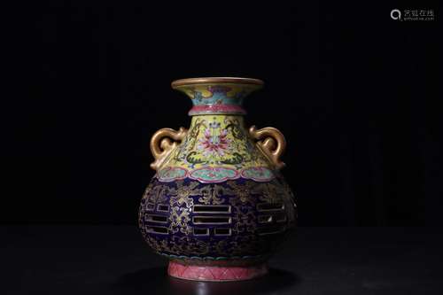 A Chinese Famille Rose Gild Porcelain Revolving Bottle