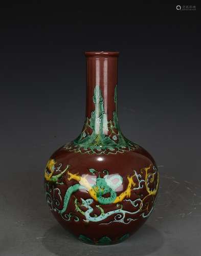 A Chinese Glazed Plain Tricolour Dragon Pattern Porcelain Vase