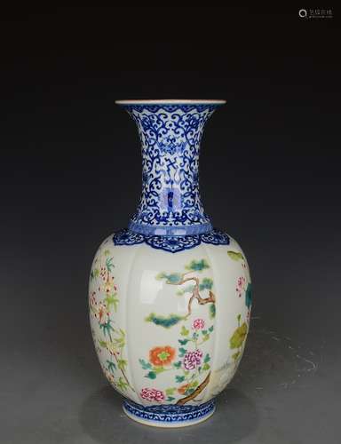 A Chinese Famille Rose Flower&Bird Pattern Porcelain Vase