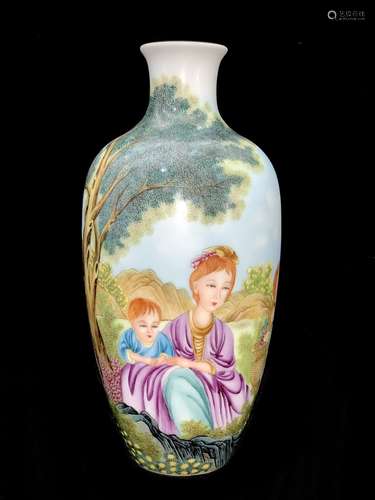 A Chinese Yangcai Figure Painted Porcelain Vase