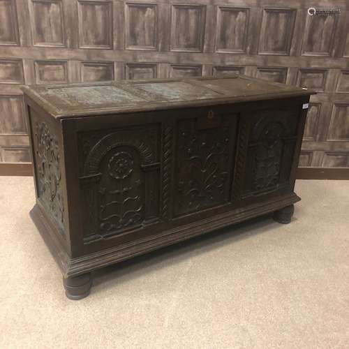 A LARGE ARTS & CRAFTS OAK BLANKET CHEST