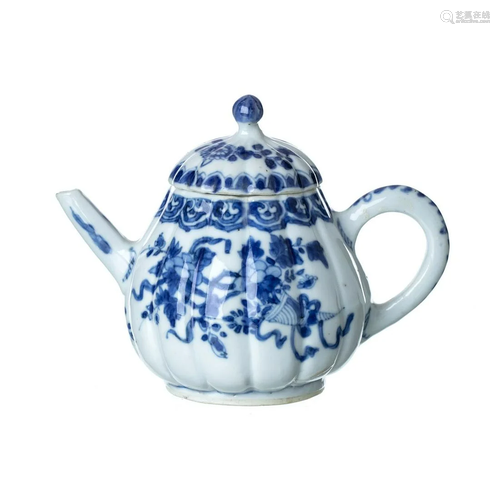 China porcelain teapot, Kangxi