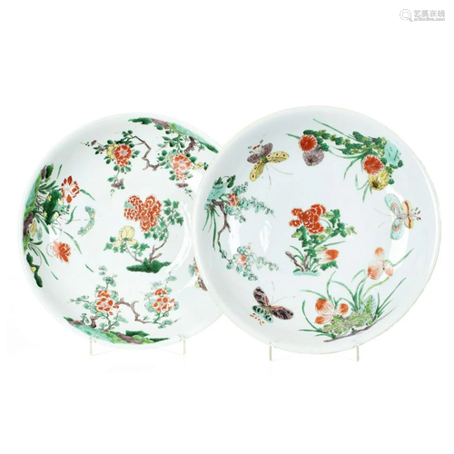 Pair of large famille-verte plates in chinese