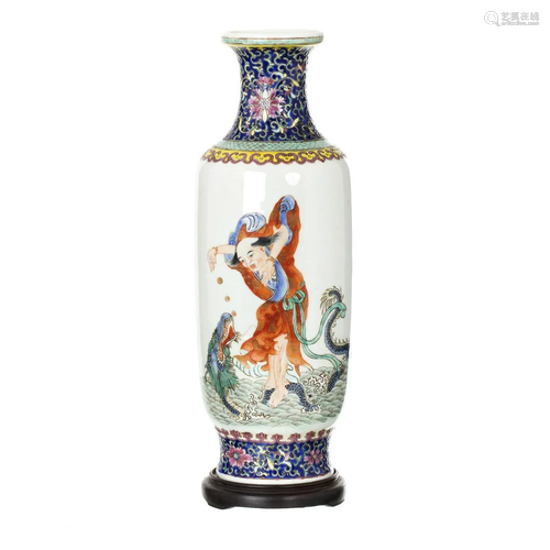 Chinese porcelain 'divinity and dragon' vase, Mi…