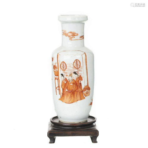 Chinese coral porcelain vase