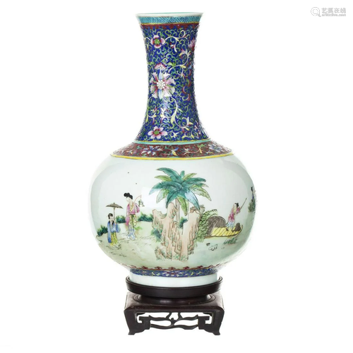 Chinese porcelain figurines vase, Minguo / Rep…