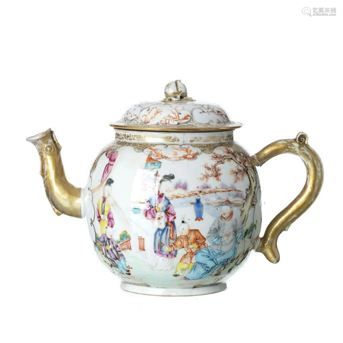 Large 'Mandarin' teapot in Chinese porcelain, Qianlong