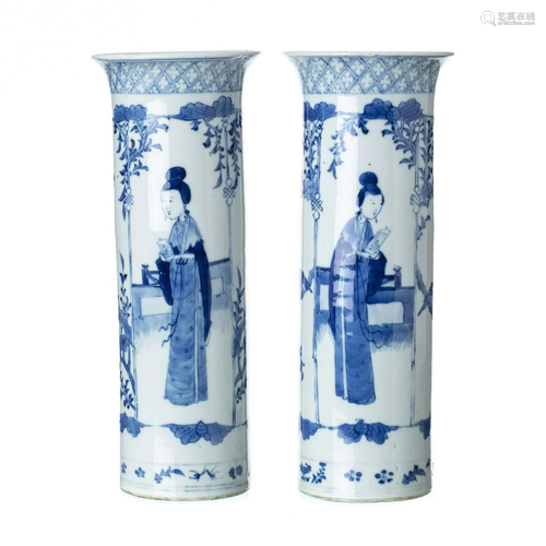 Pair of 'long eliza' vases in Chinese porcelain,