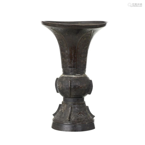 Chinese archaistic bronze Gu vase