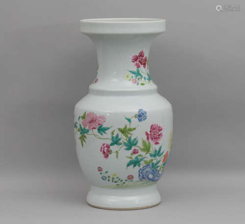 A FAMILLE ROSE VASE QING DYNASTY