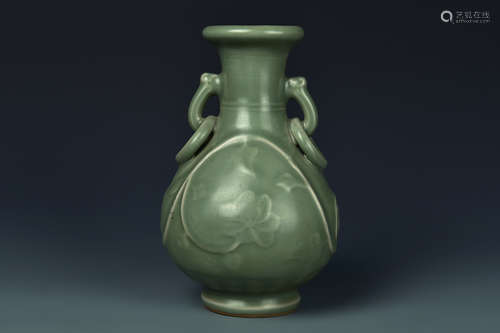 A LONGQUAN CELADON VASE SONG DYNASTY