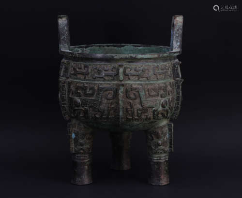 A BRONZE TRIPOD DING WEST ZHOU DYNASTY